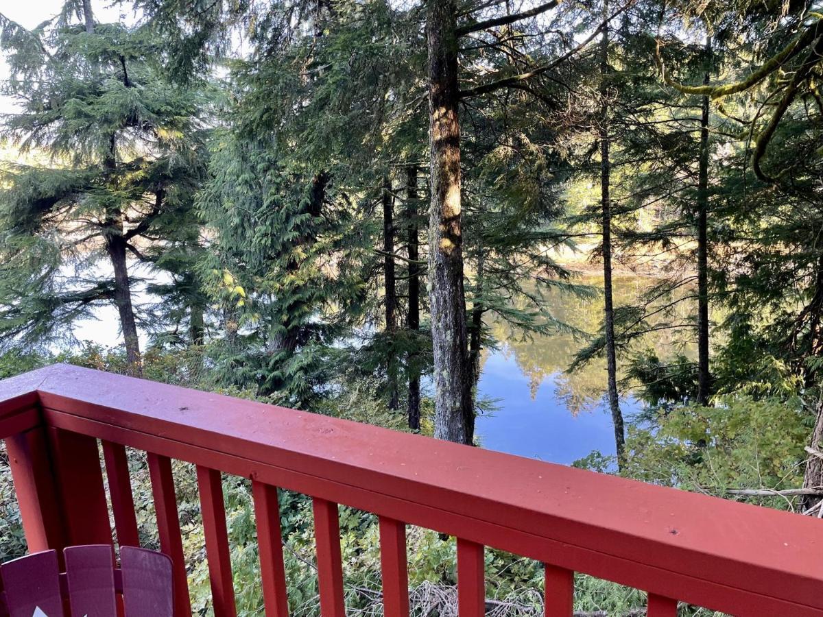 Waterfront Timber Frame Cottage! Ucluelet Esterno foto