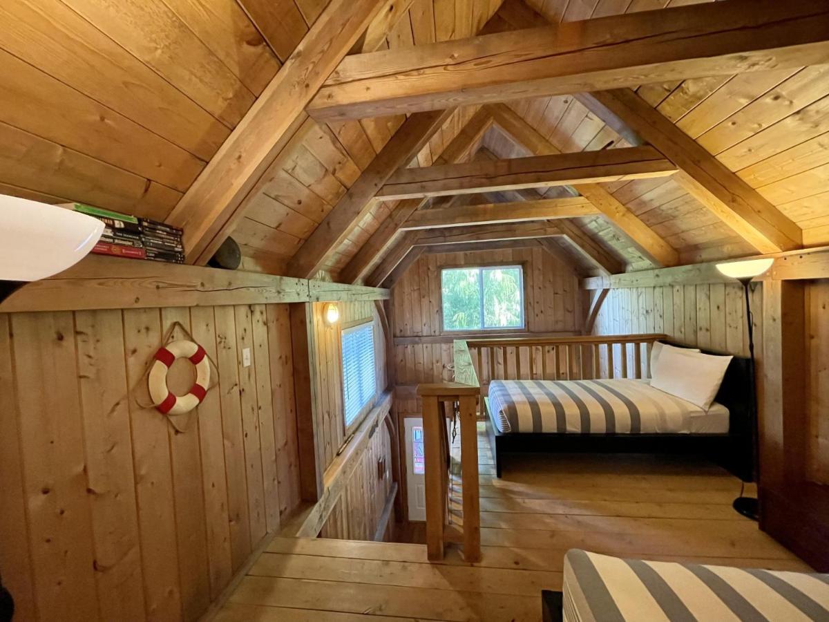 Waterfront Timber Frame Cottage! Ucluelet Esterno foto