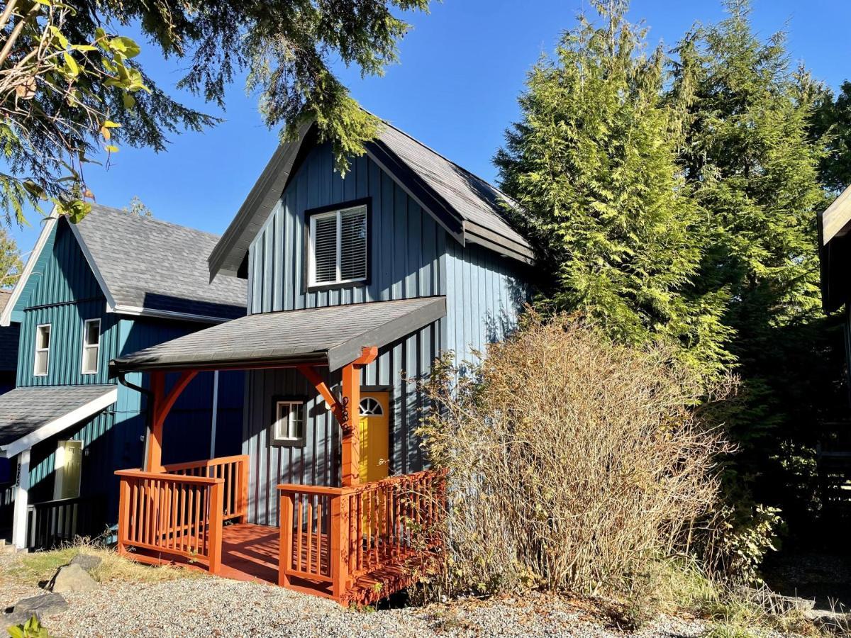 Waterfront Timber Frame Cottage! Ucluelet Esterno foto