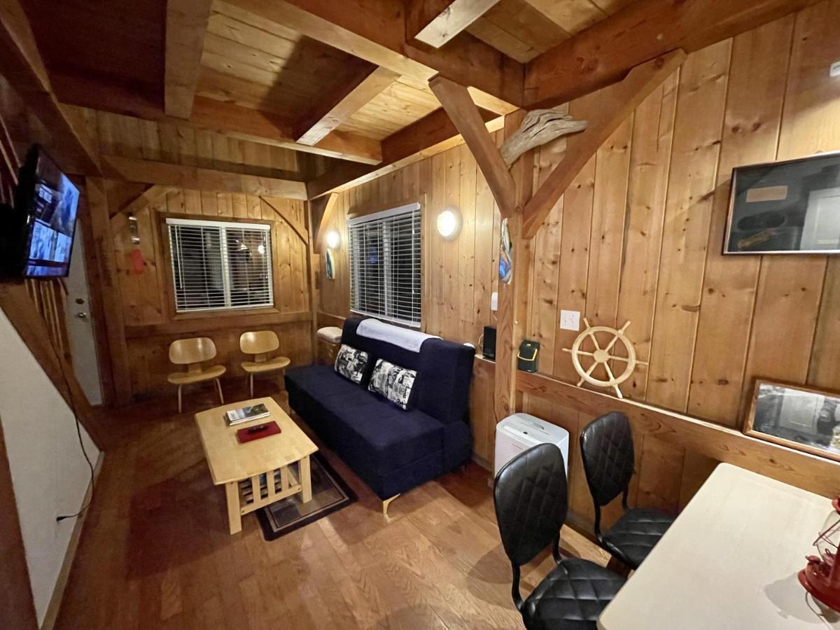 Waterfront Timber Frame Cottage! Ucluelet Esterno foto