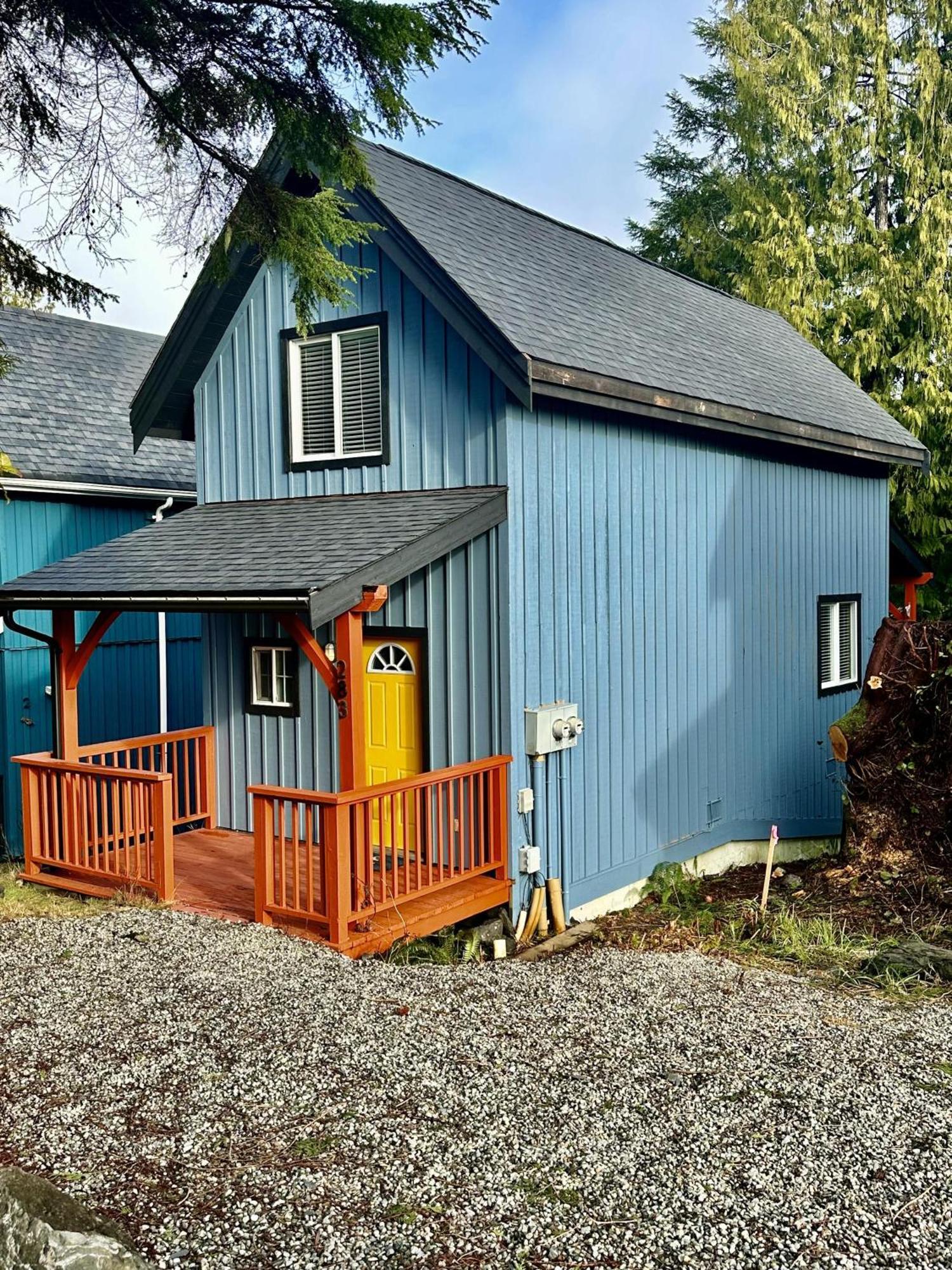 Waterfront Timber Frame Cottage! Ucluelet Esterno foto