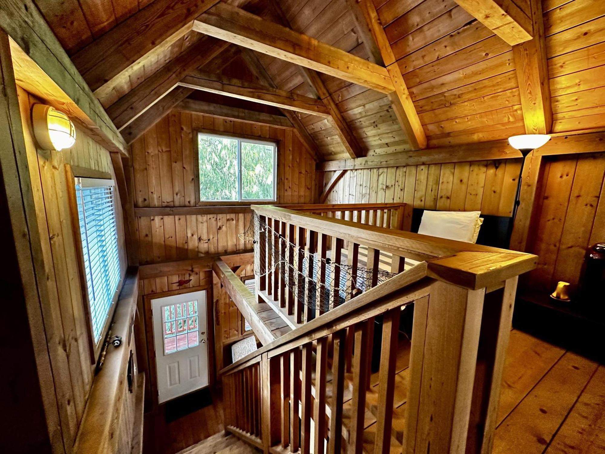 Waterfront Timber Frame Cottage! Ucluelet Esterno foto